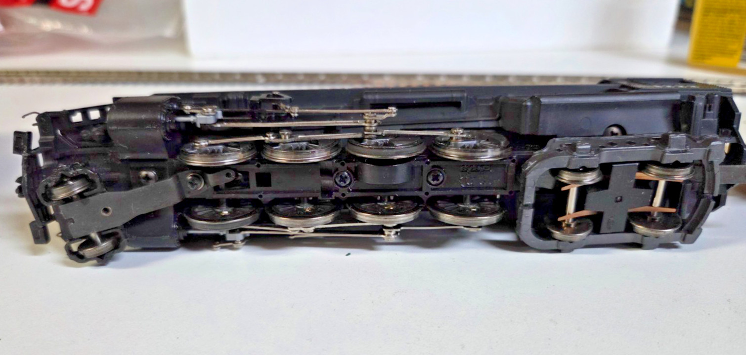 HO Rivarossi R54236 2-8-4 Steam Locomotive, Berkshire – Pere Marquette – In Box