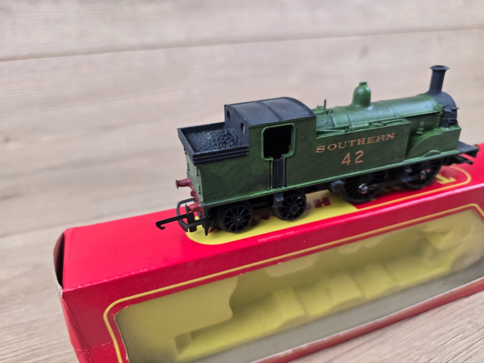 Triang Hornby R754 Class M7 Repainted Southern Tank Locomotive 42 Green OO Gauge