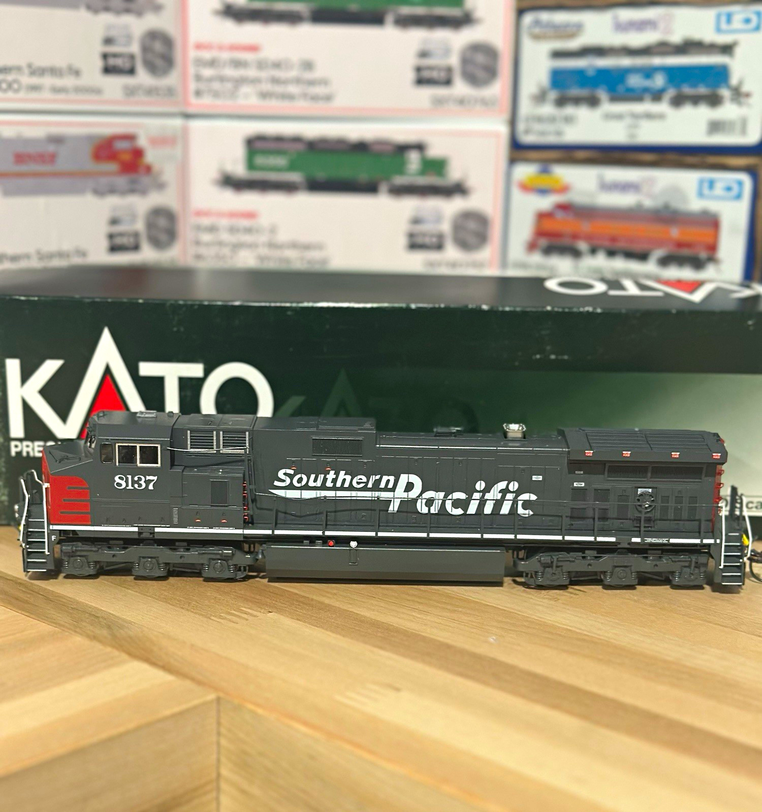 KATO HO GE C44-9W Southern Pacific #8137 DCC&Sound Diesel Loco Used Lightly
