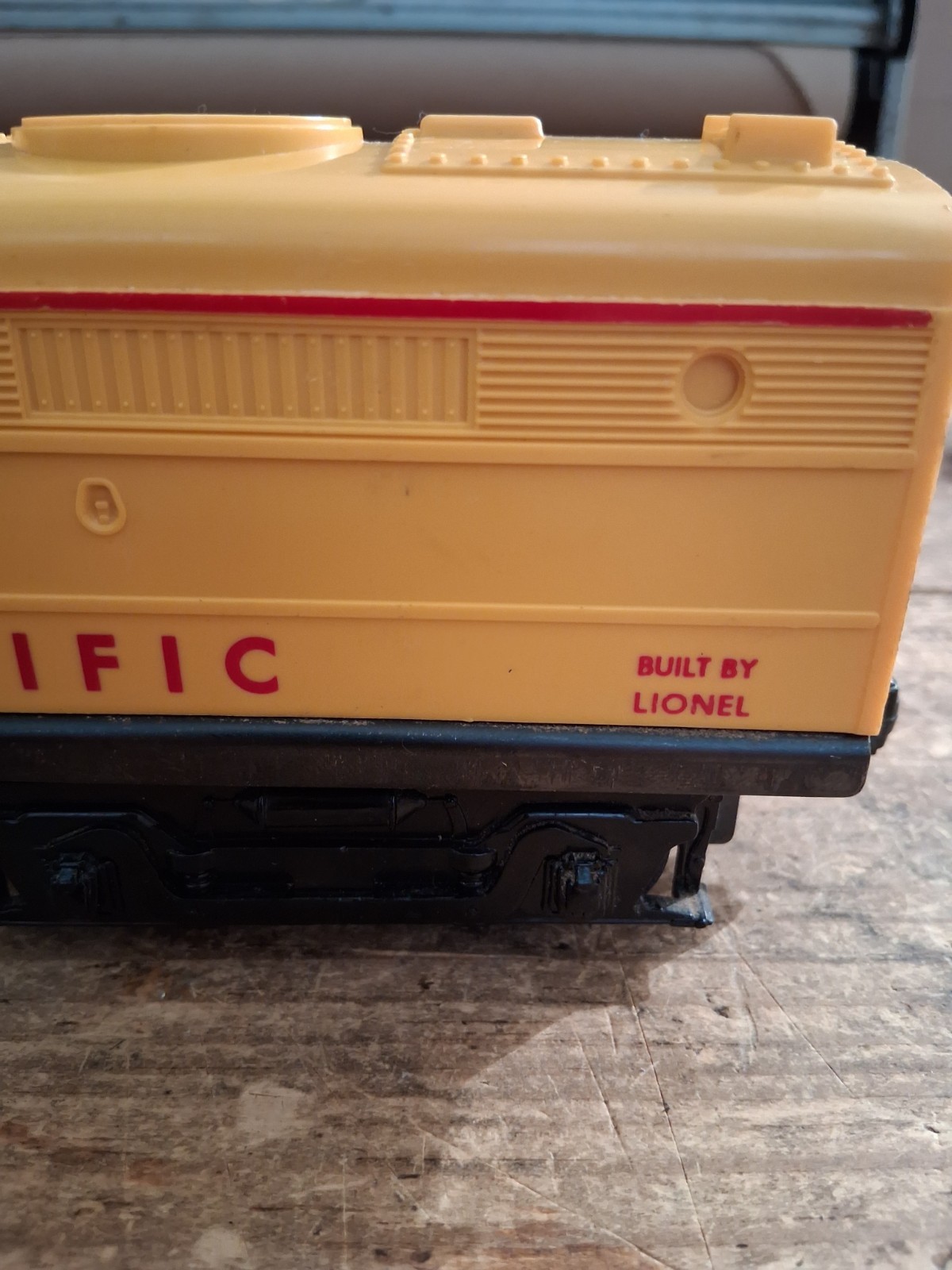 Lionel Postwar 1066 Union Pacific Yellow Alco Diesel Locomotive Plain Jane READ