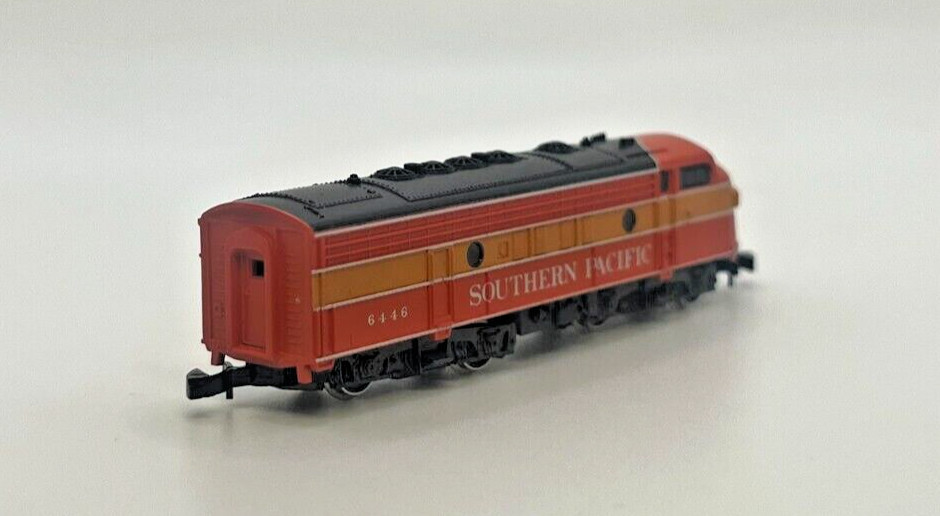 Z Scale Marklin 8809 “Southern Pacific” Daylight F7A Diesel 5 pole motor Org Box