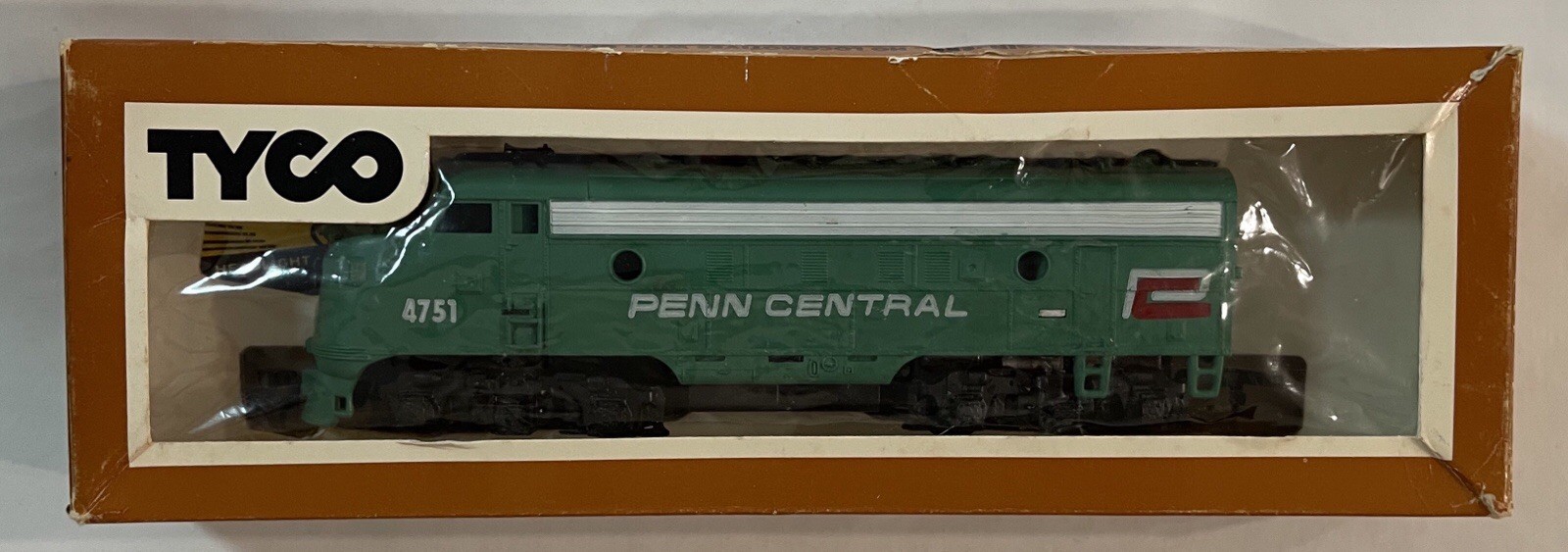 HO Scale TYCO F9 Powered Diesel Locomotive PENN CENTRAL #4751 in Original Box
