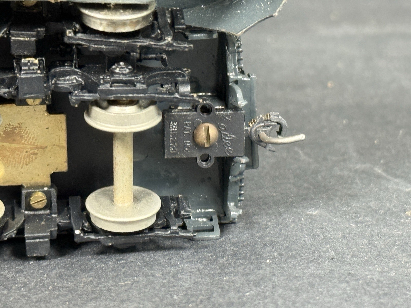 Kadee New York Central System HO Scale Grey Electric Train Locomotive & Tender
