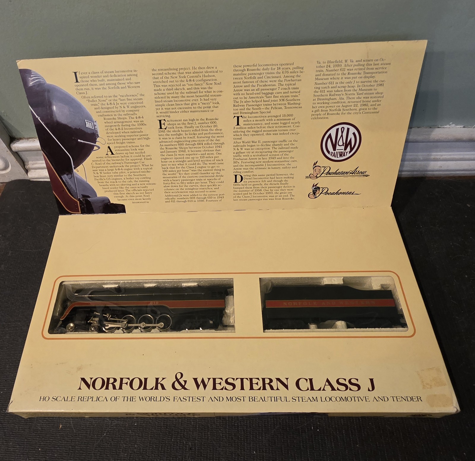 Bachmann HO Norfolk & Western Class J Steam Locomotive & Tender Analog Black/Red
