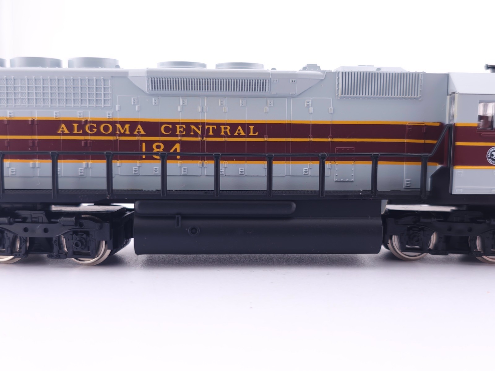 Mehano HO Scale M368 Algoma Central Railway SD-40 Diesel Locomotive ACR 184