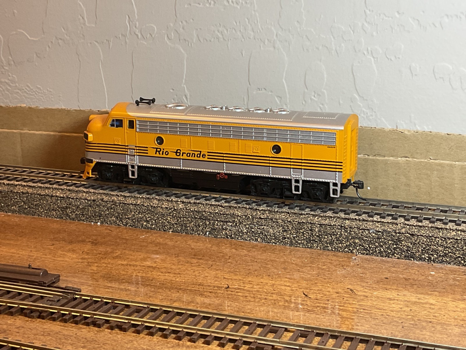 Bachmann HO Scale Denver & Rio Grande Western EMD F7A Diesel Locomotive DC