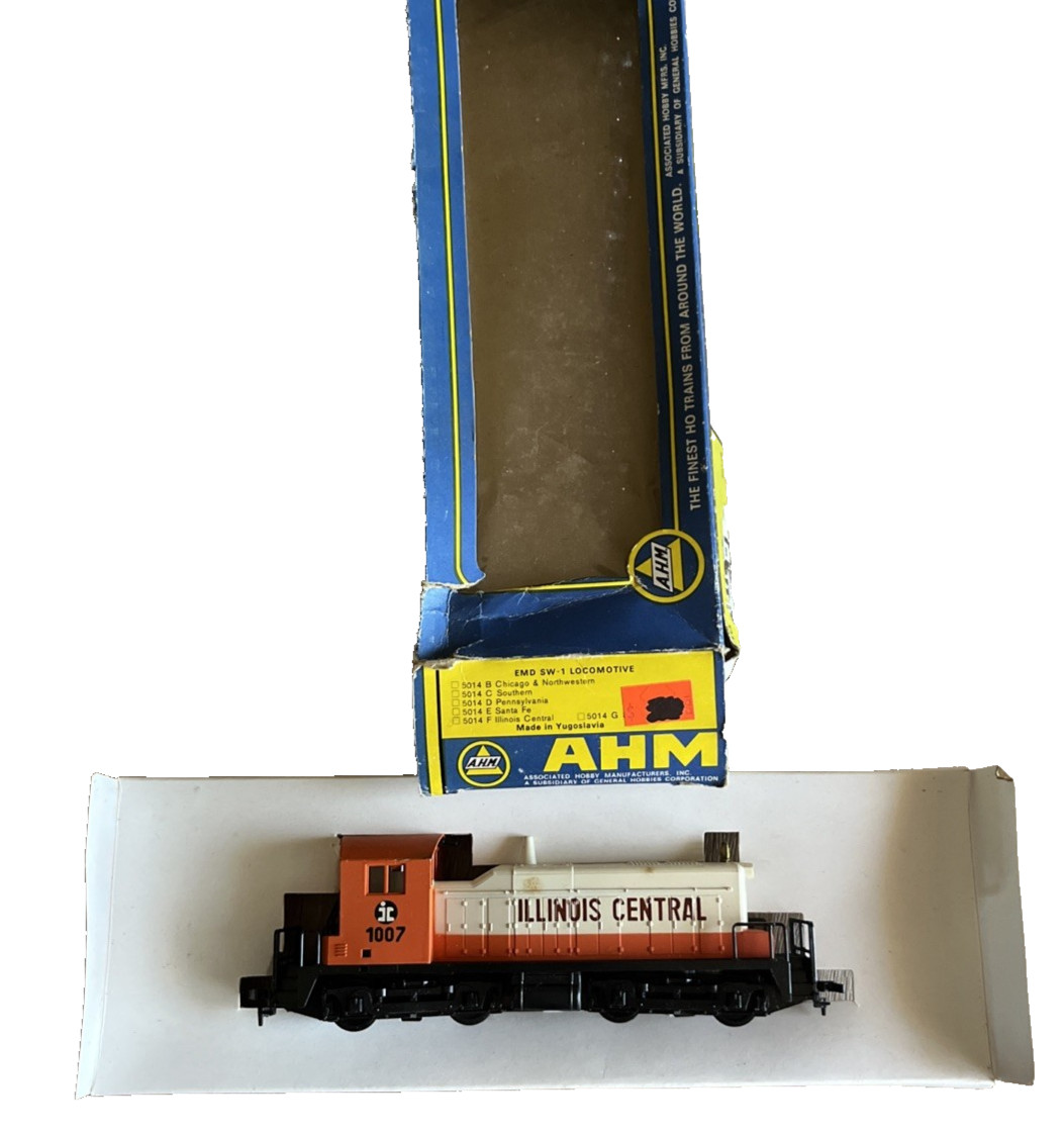 AHM – Ho Scale – SW-1 Dummy Locomotive Illinois Central #5014-FD Non-Powered