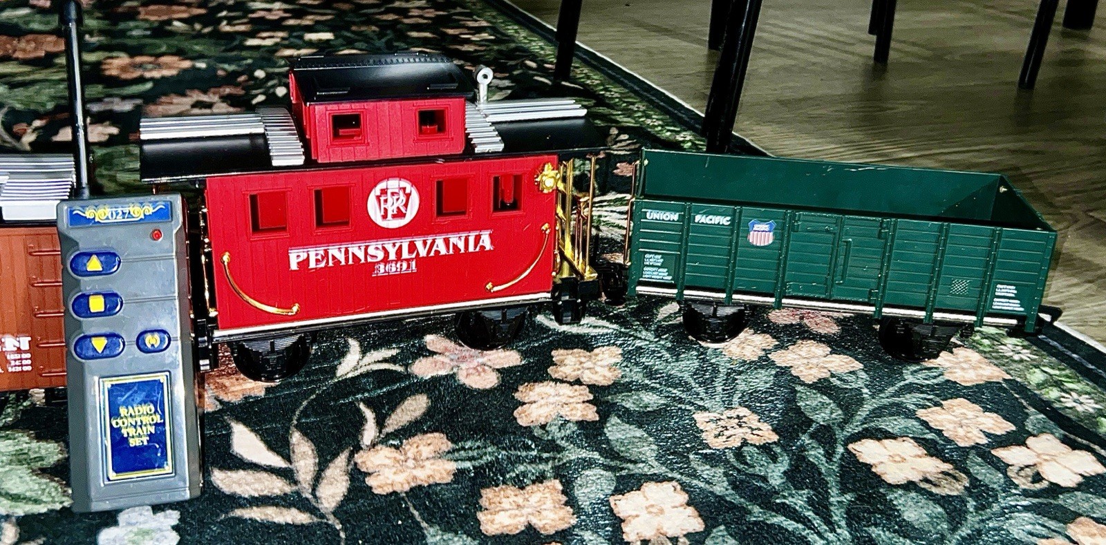 Scientific Toys, Ltd. Train Lot + Remote