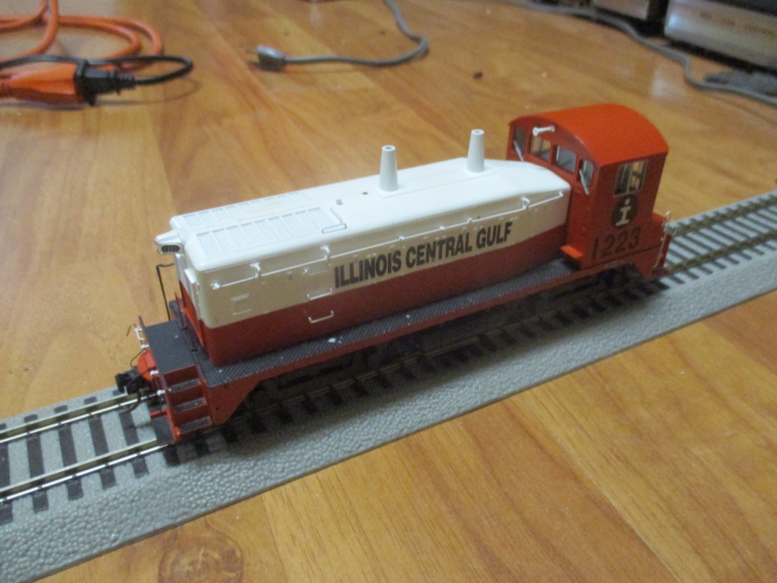 S Helper 00433 ICG SW-9 Diesel (3/2/26 46) Hirail DC