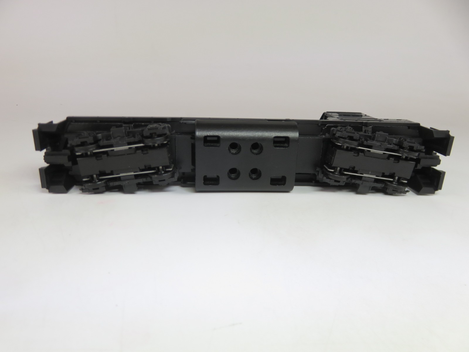 Athearn Blue Box 4662 HO Scale Undecorated EMD GP38-2 Diesel Locomotive Dummy