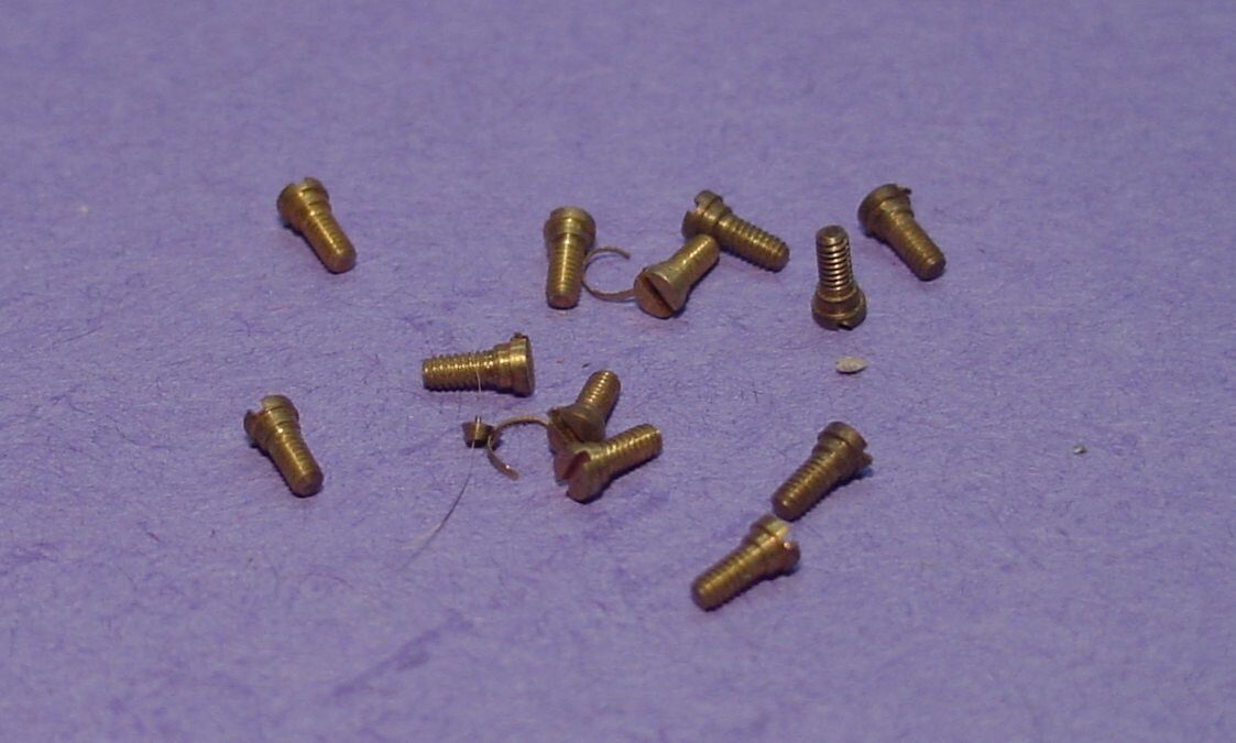 HO ROUNDHOUSE STEAM LOCOMOTIVE SHORT CRANKPIN SCREWS (1 DOZEN) WISEMAN MDC-58