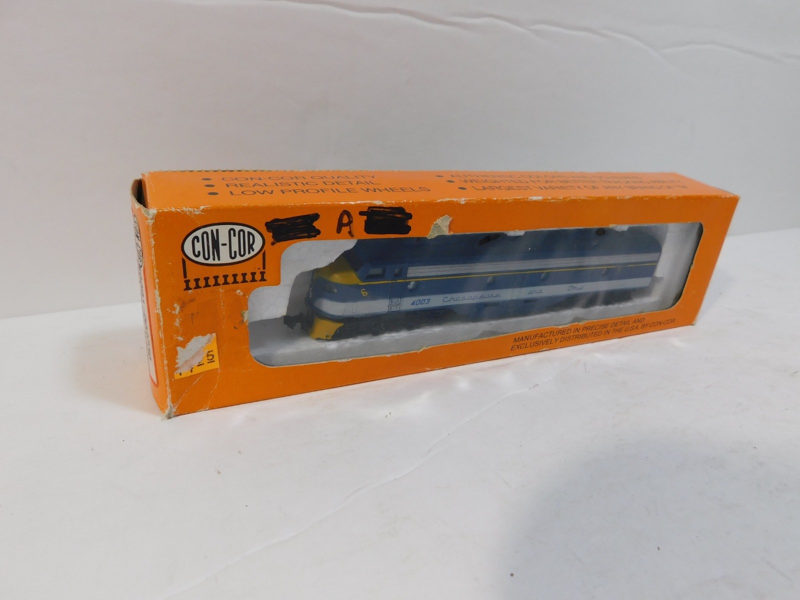 Con-Cor Chesapeake and Ohio 4003 diesel Locomotive N Scale Blue & Yellow