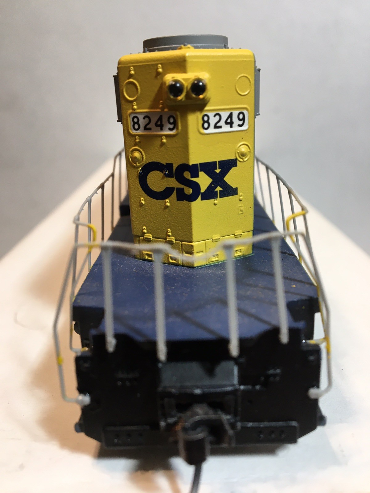 HO ATHEARN 6406 SD40-2 CSX YN2 #8249 DCC HEX DRIVE AND LED DIRECTIONAL LIGHTS