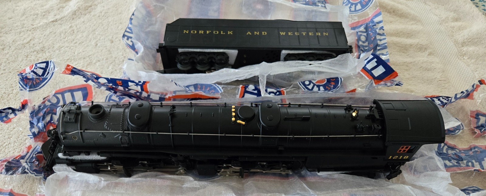 Lionel 6-28052 N&W Articulated 2-6-6-4 Steam Loco & Tender w/Shipper+Manual +