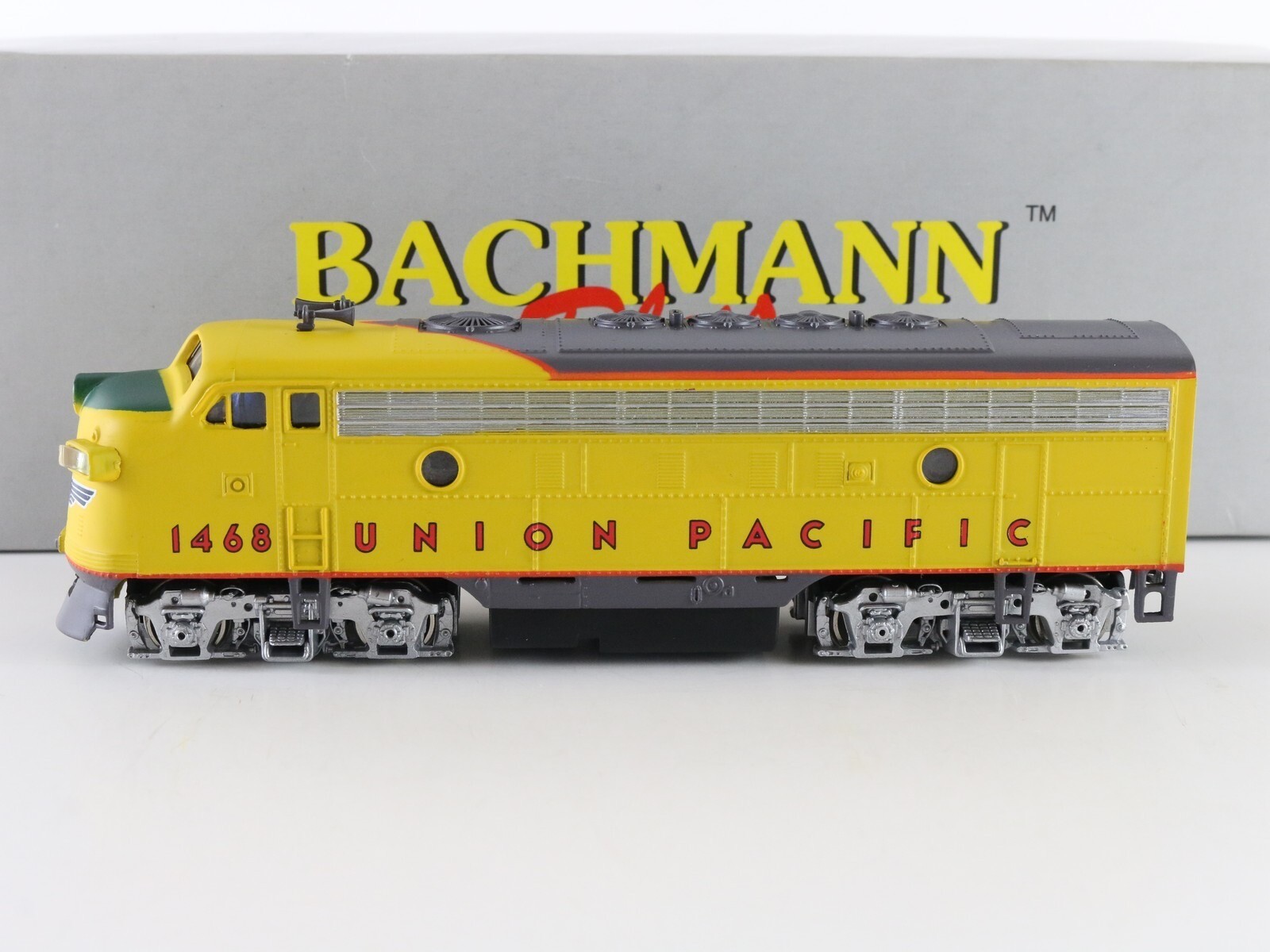 Bachmann Plus HO 31203 Union Pacific 1468 EMD F7A Diesel Loco