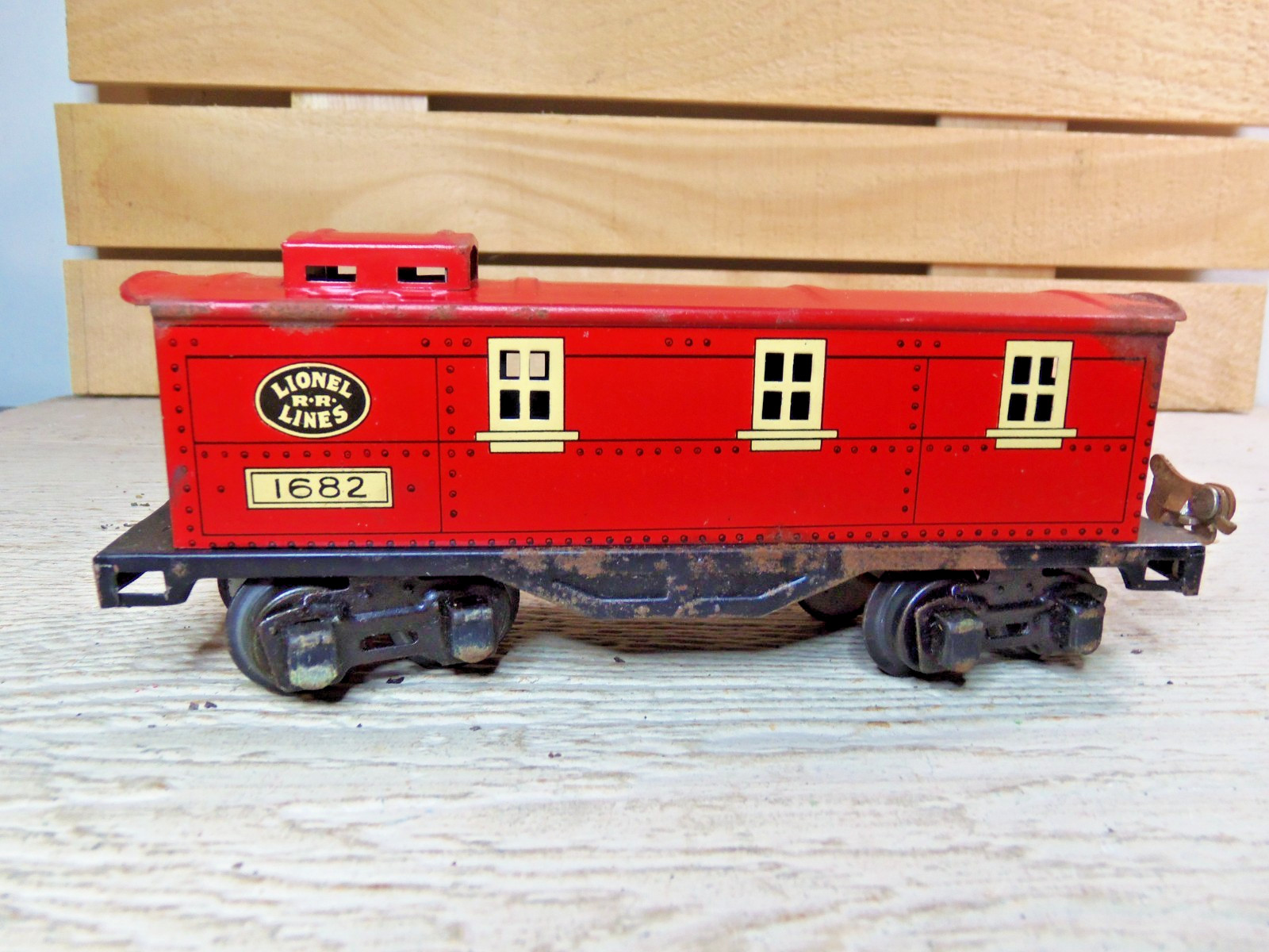 Vintage O 27 Lionel Lines 1688 Loco, Tender with 1679, 1680, and 1682 Tin Cars