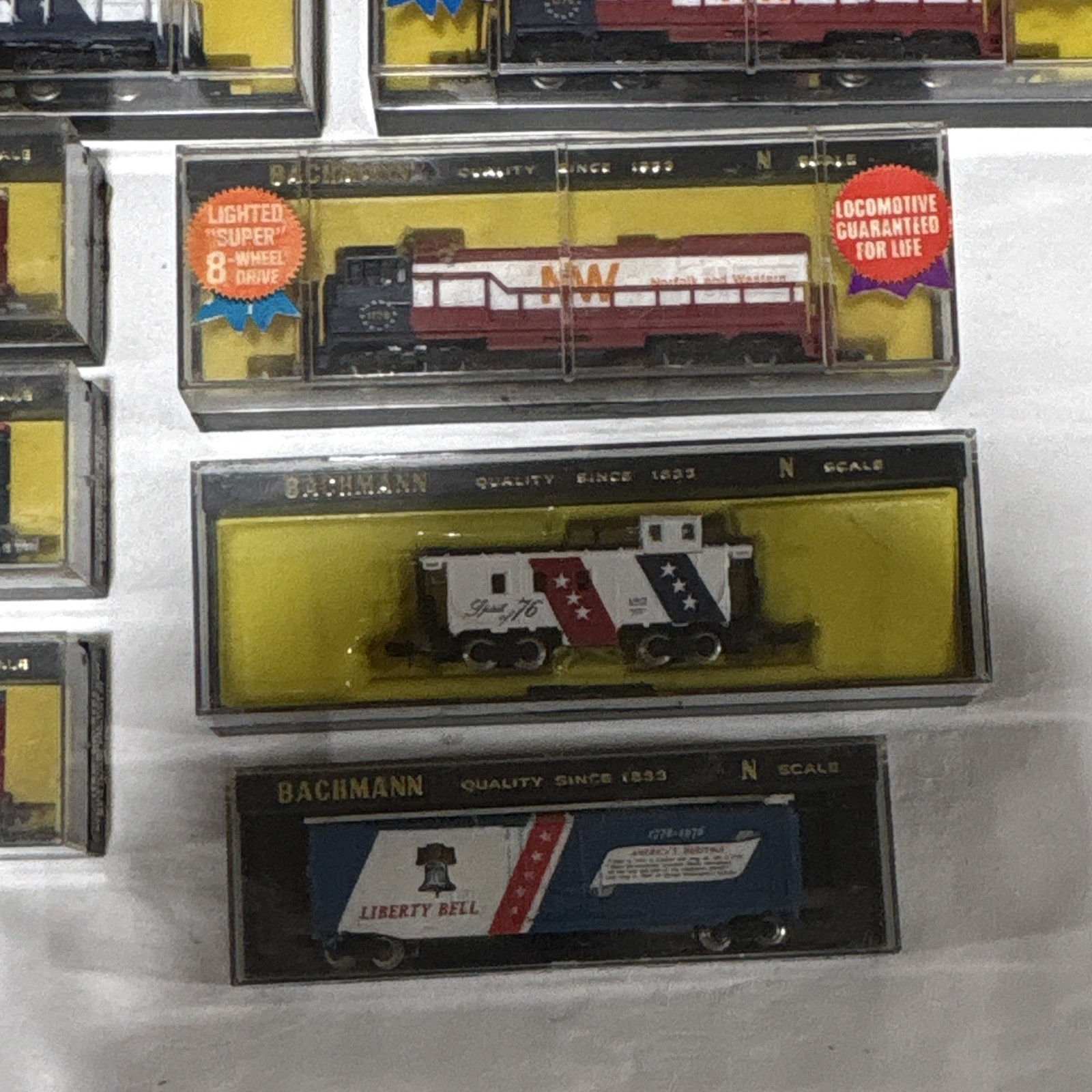 Bachmann N Scale 1:160 Diesel Locomotive Lighted Spirit of 76 4670 bicentennial
