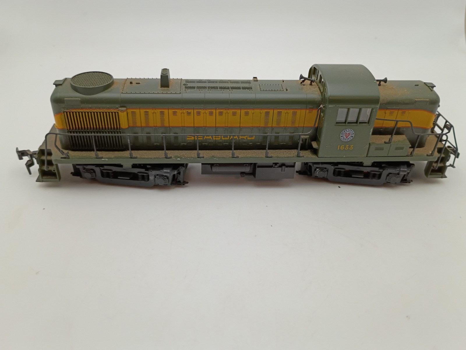 Kato HO Scale Seaboard Air Line #1633 Alco RS3 Diesel Locomotive