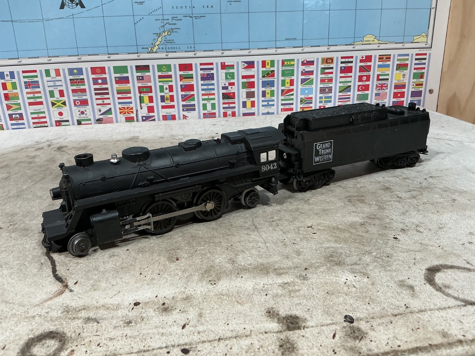 Lionel Set No. 1084 – Steam Engine 8042 SET – 4 freight cars 027