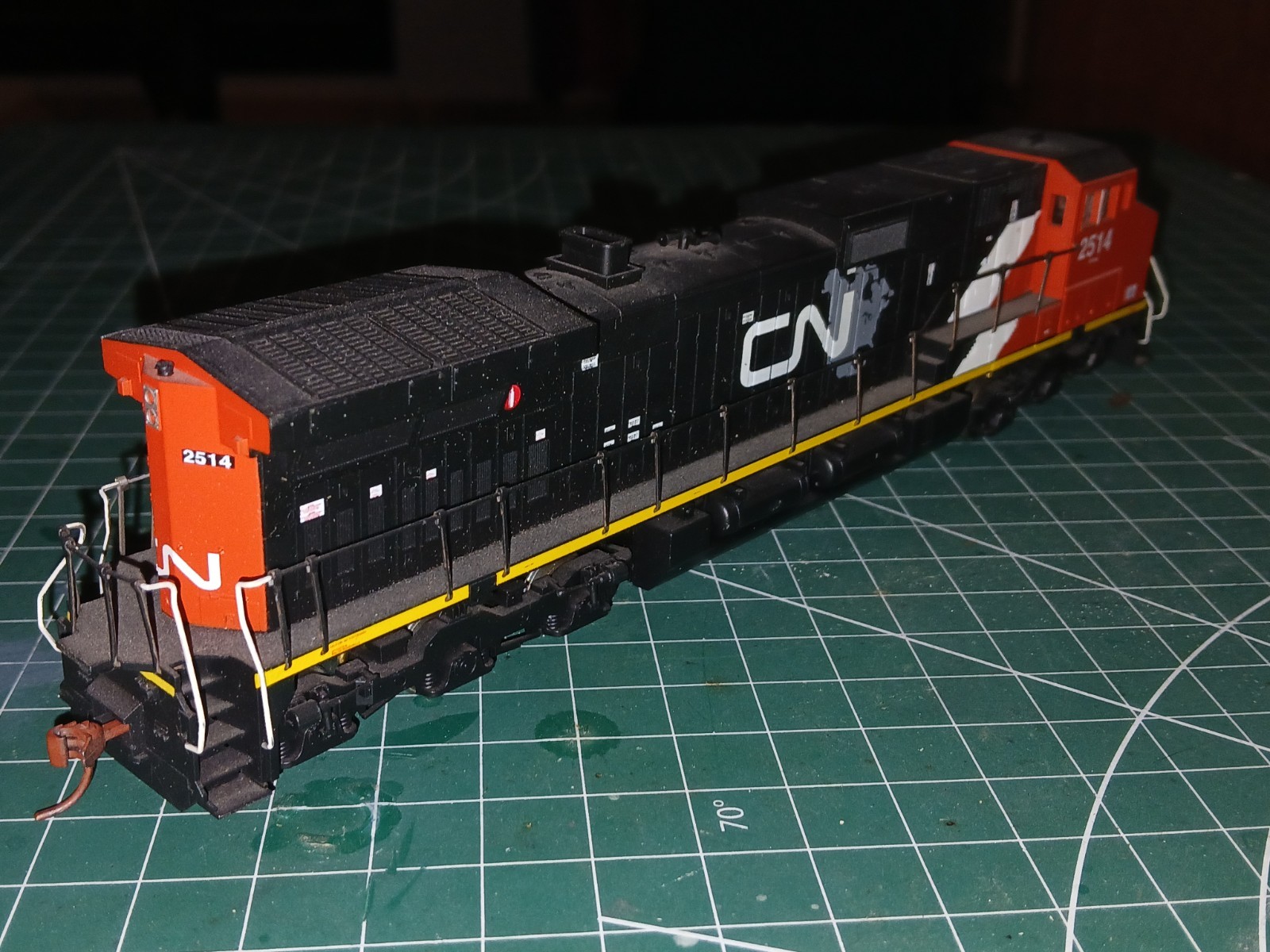 ho ge cn athearn ac4400, new used, looks to never have ran, wheels are perfect.