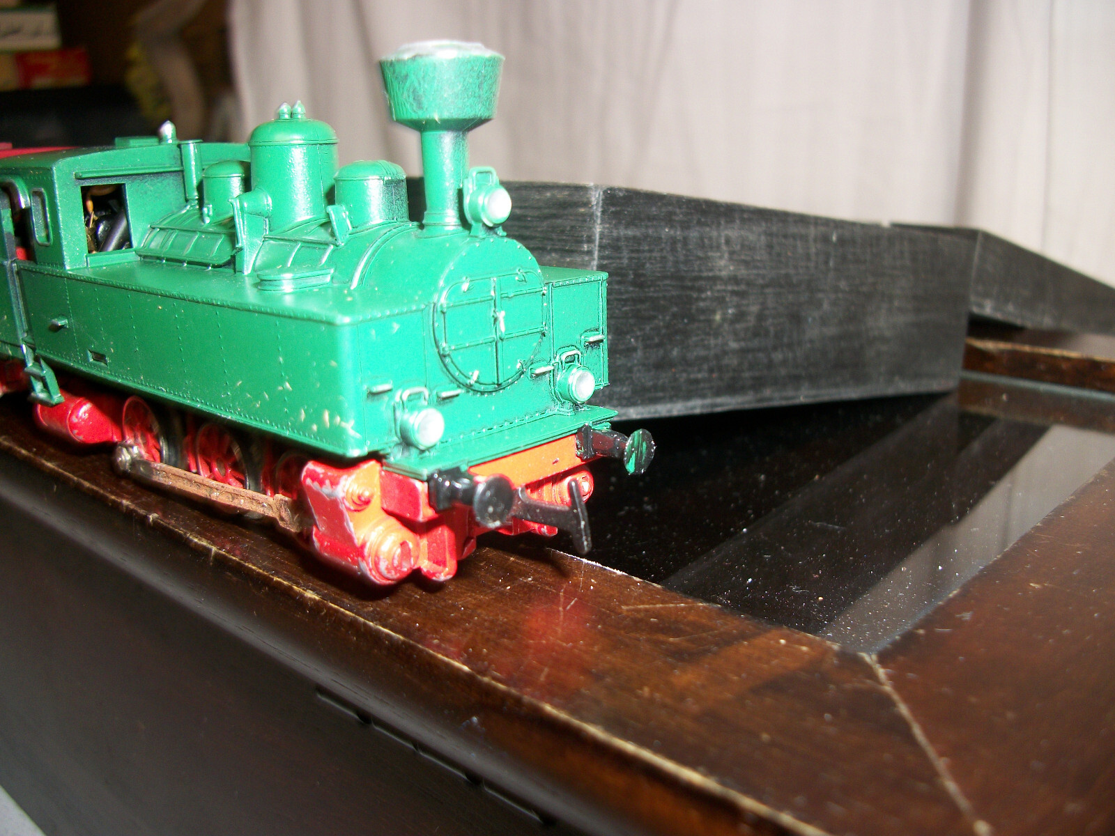 Pair of Marklin HO 0-6-0 Steam Engines #3090 Red & Green 1974-76 USED w BOX (2)