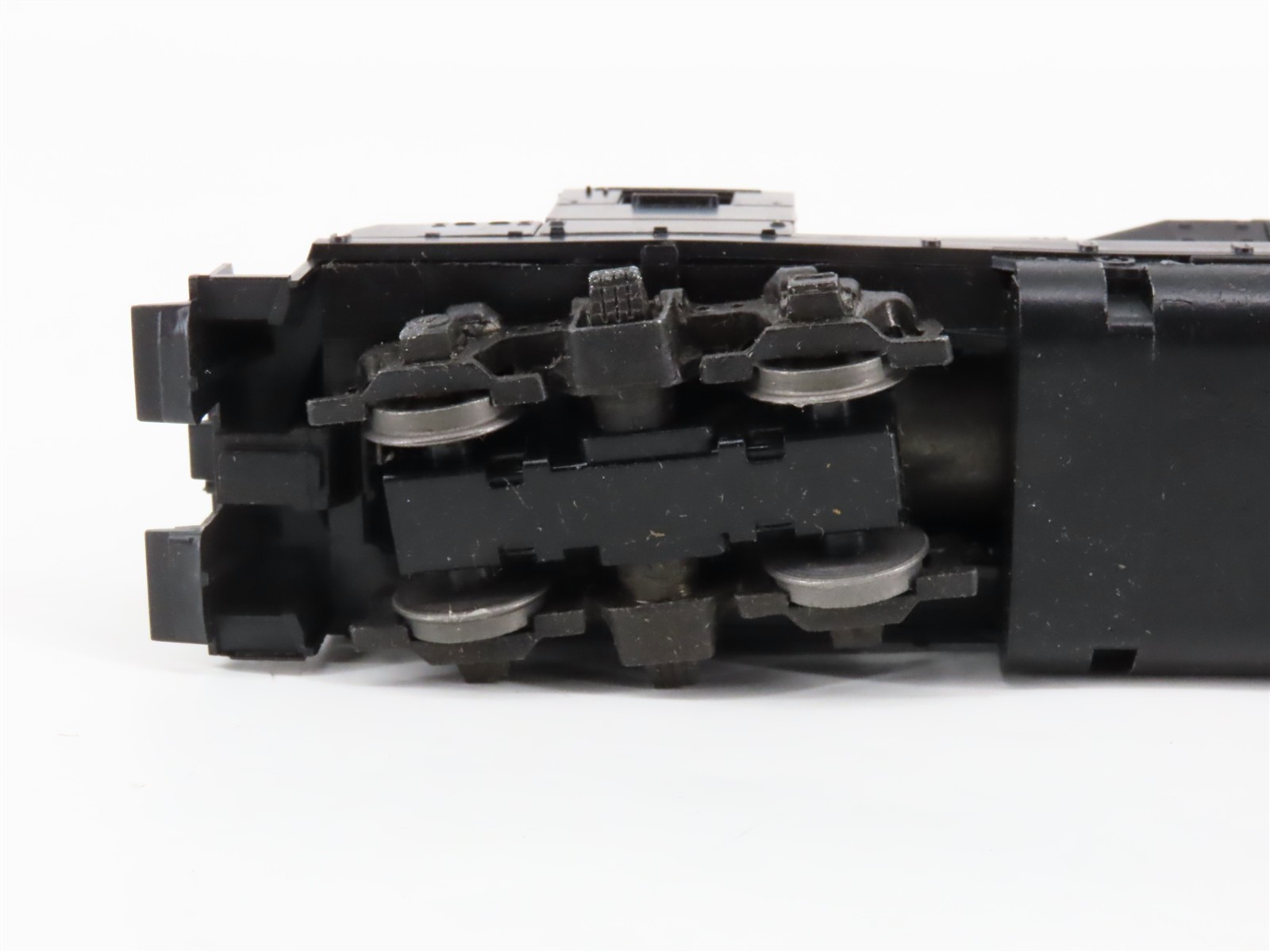 HO Scale Athearn 4700 Undecorated GP35 Diesel Locomotive