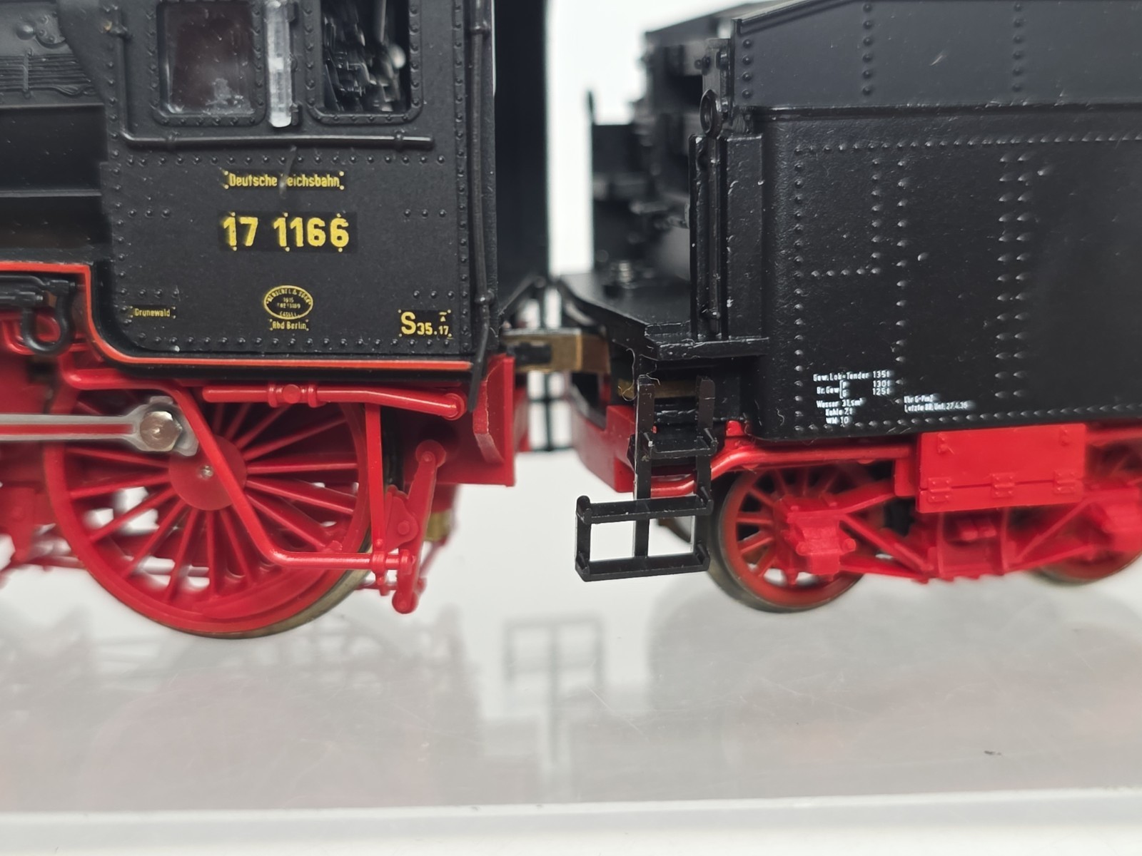 Roco 43310 HO Scale Steam Locomotive DRG BR17 4-6-0 Steam Loco Tender LNIB