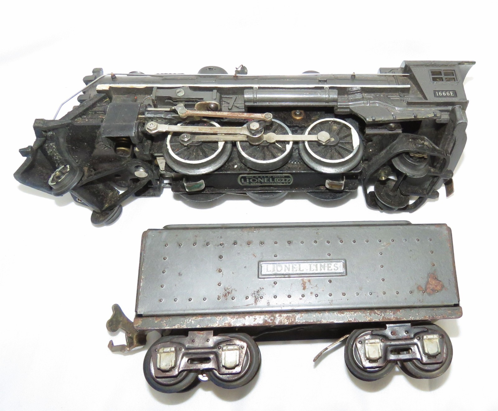 5 Piece O Gauge Lionel 1666E Steam Engine Lines Tender & Cars 1950s #656 653 657