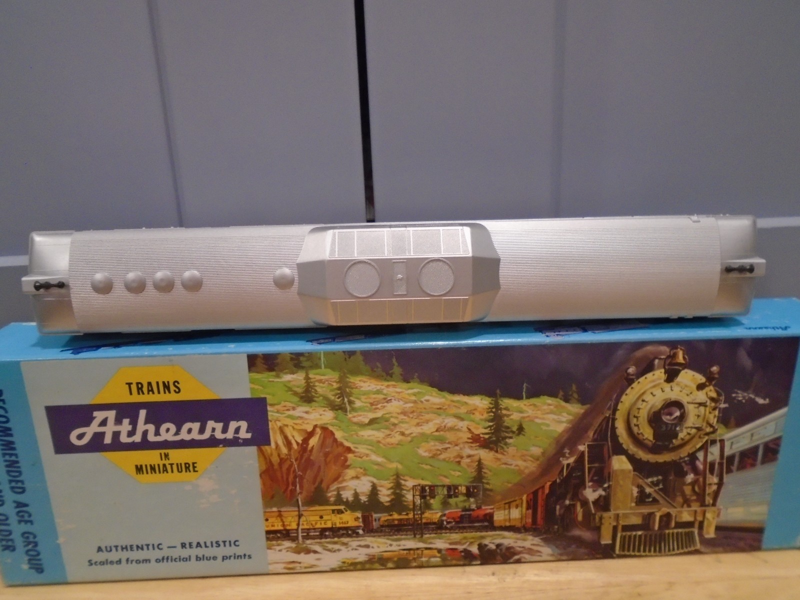 Athearn 2072 HO Scale New Haven RDC-1 Budd Car RTR Dummy Un-Powered NEW IN BOX