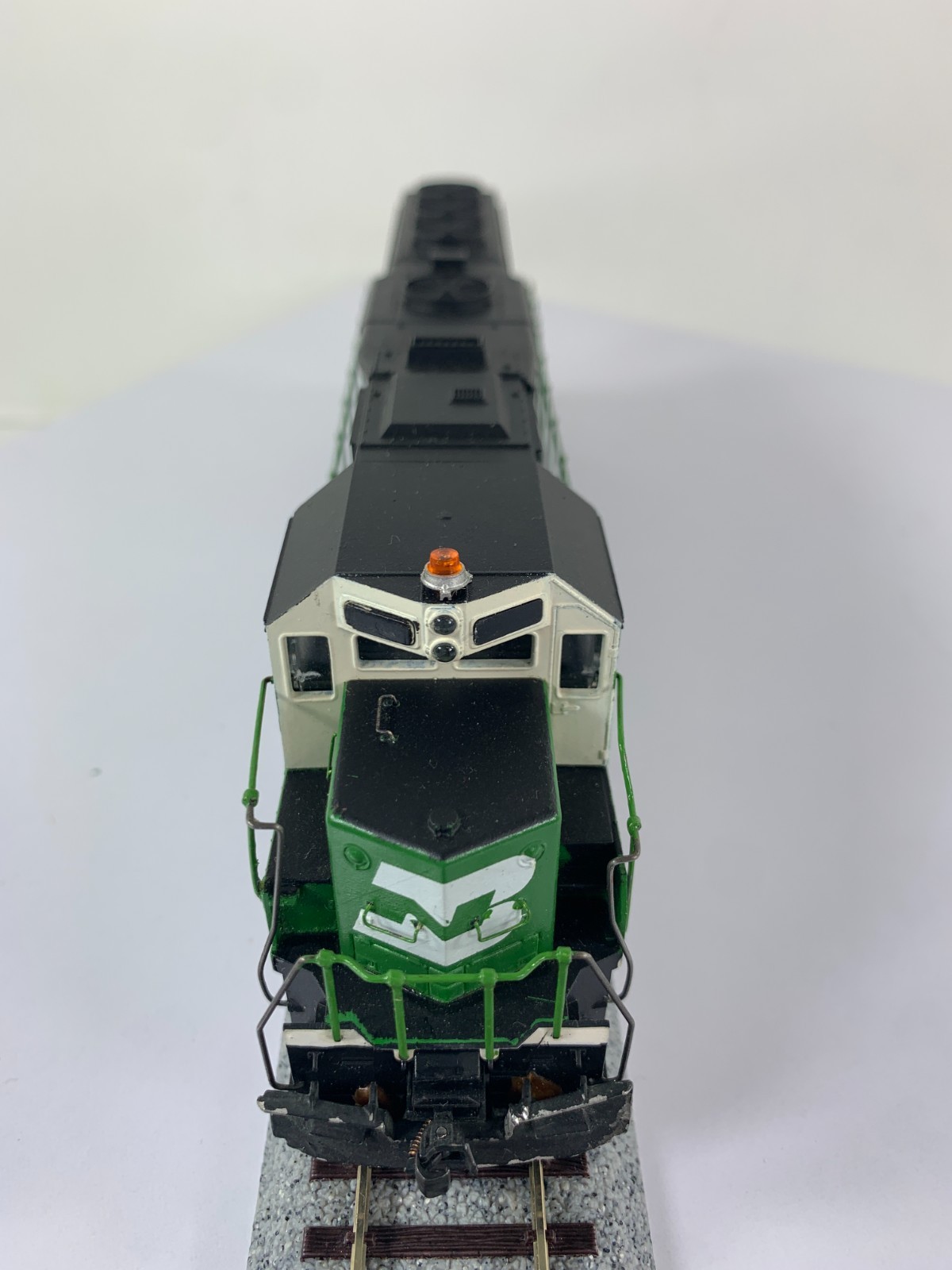Athearn HO Burlington Northern GP-40 #3508 – Powered