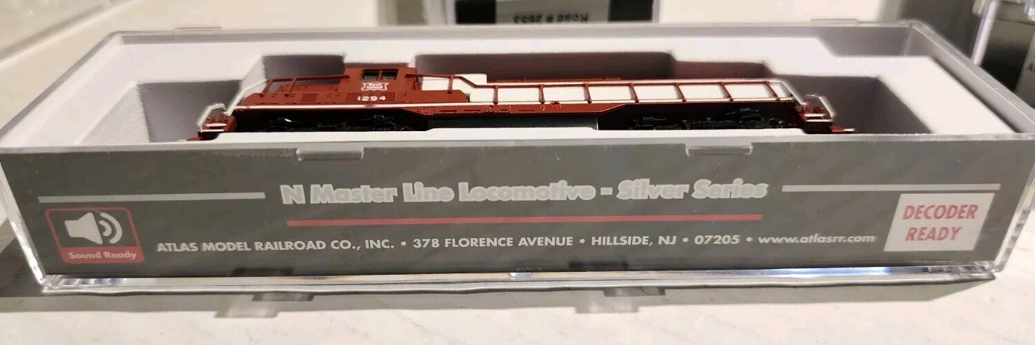 Atlas Master N Scale GP7TT Ph2 Locomotive Rock Island #1294