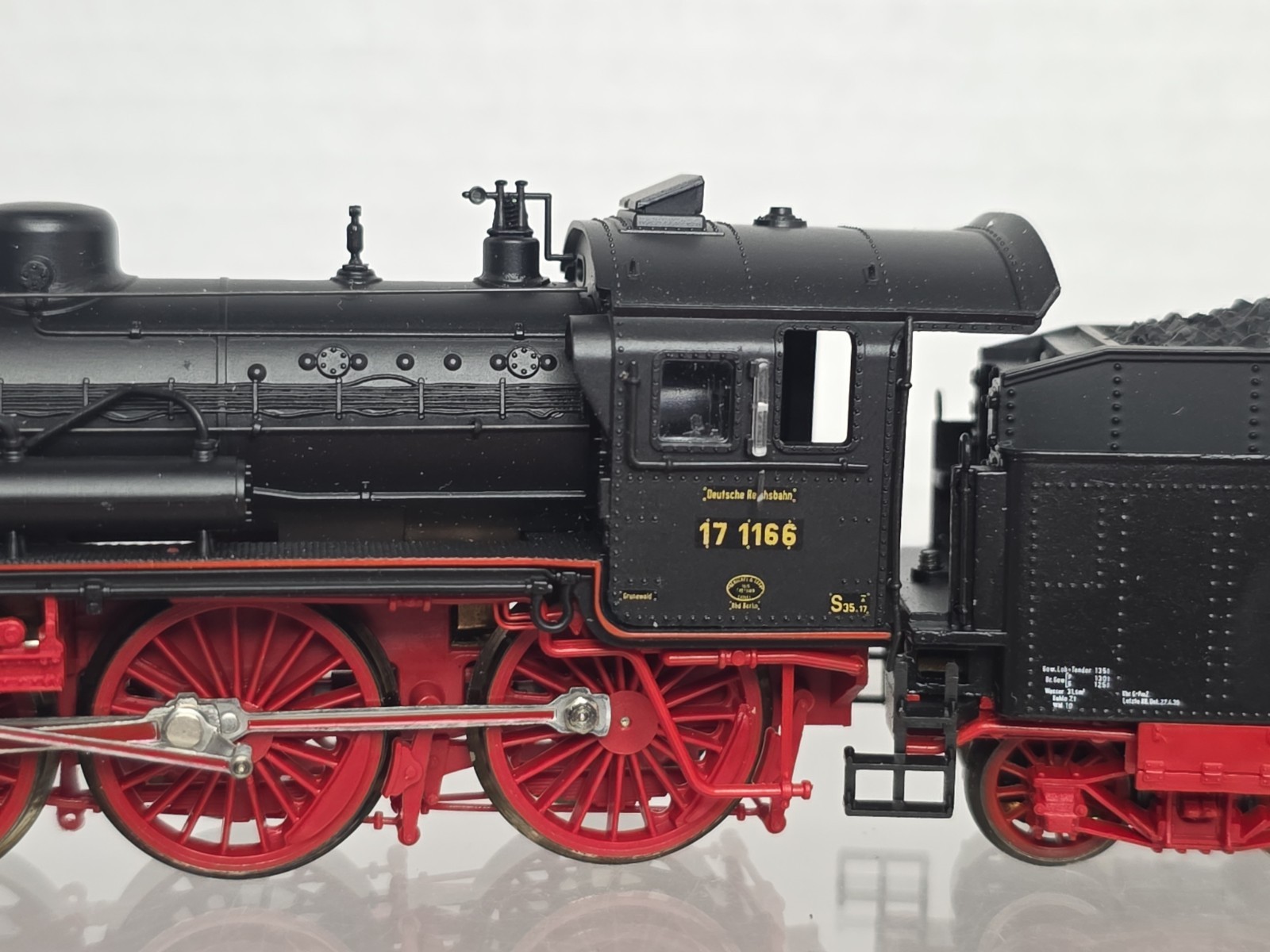 Roco 43310 HO Scale Steam Locomotive DRG BR17 4-6-0 Steam Loco Tender LNIB