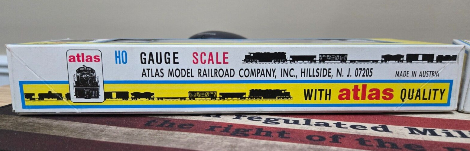 (2) Atlas HO Gauge FP-7 Diesels No. 8326 & No. 8327, North Pacific 6600 & 6601