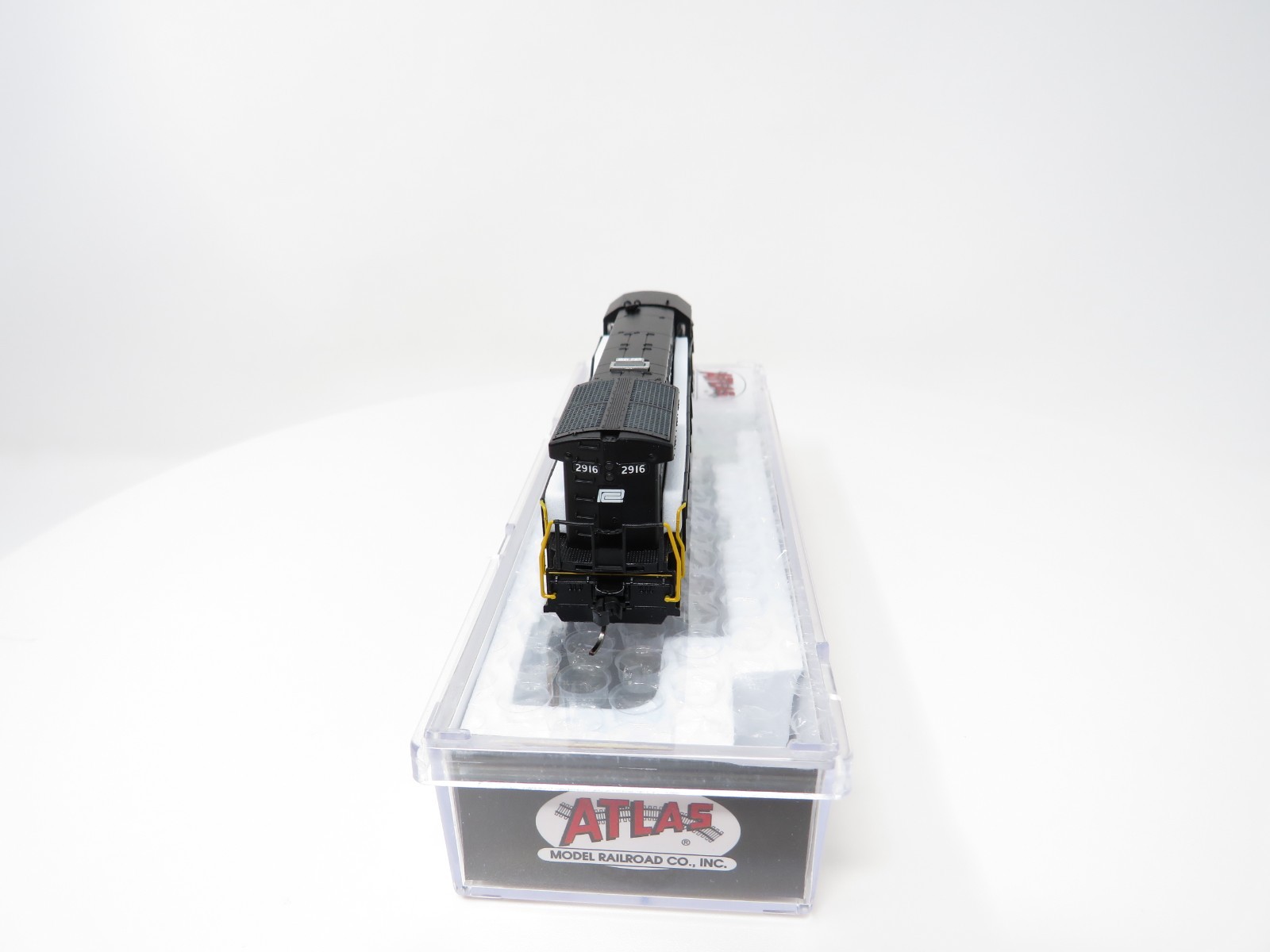 Atlas N 40005940 Penn Central PC GE U33B Diesel Locomotive Freight Train Model