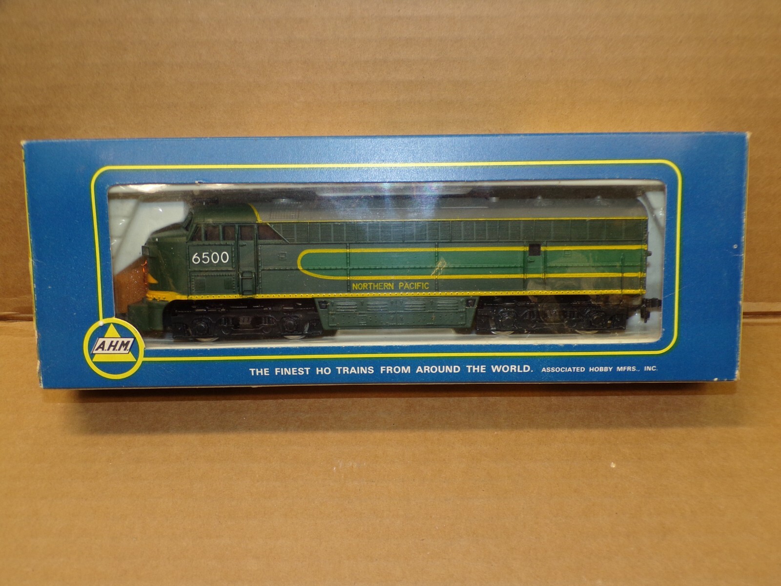 VINTAGE AHM #5024G NORTHERN PACIFIC 6500 FM DIESEL LOCOMOTIVE – NOS