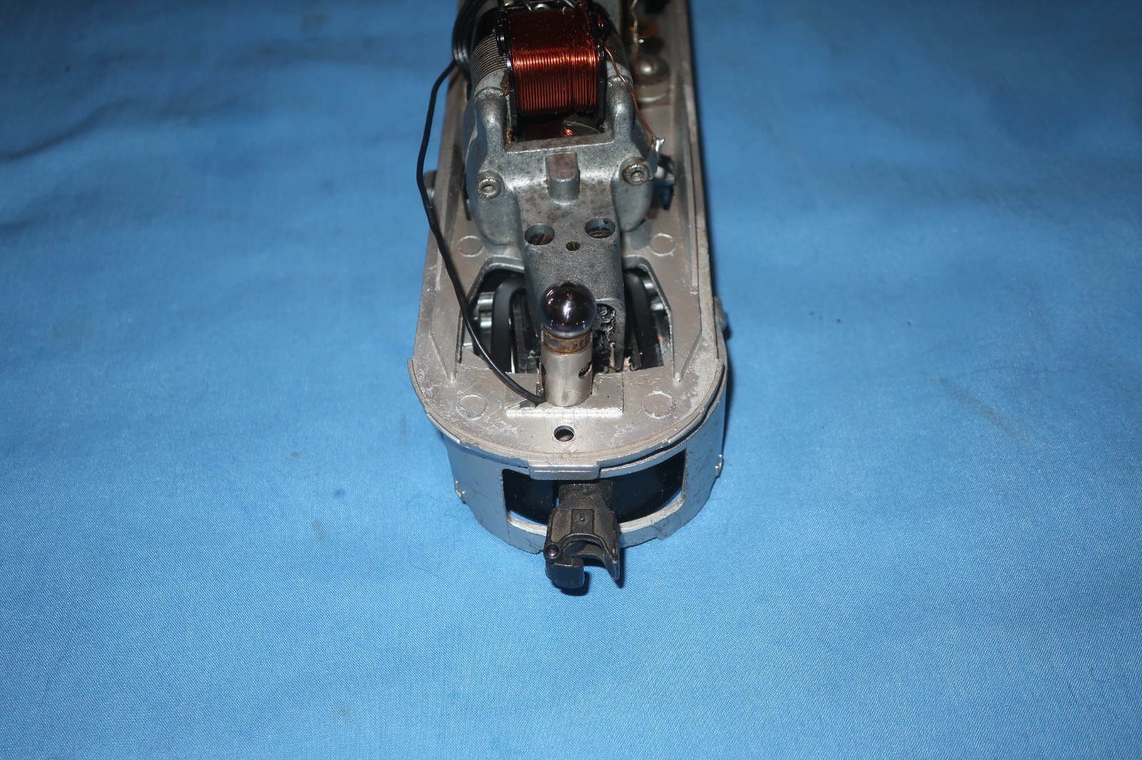 Lionel #2343 Postwar F3 Diesel Locomotive Dual Motor Chassis/Frame. Runs well
