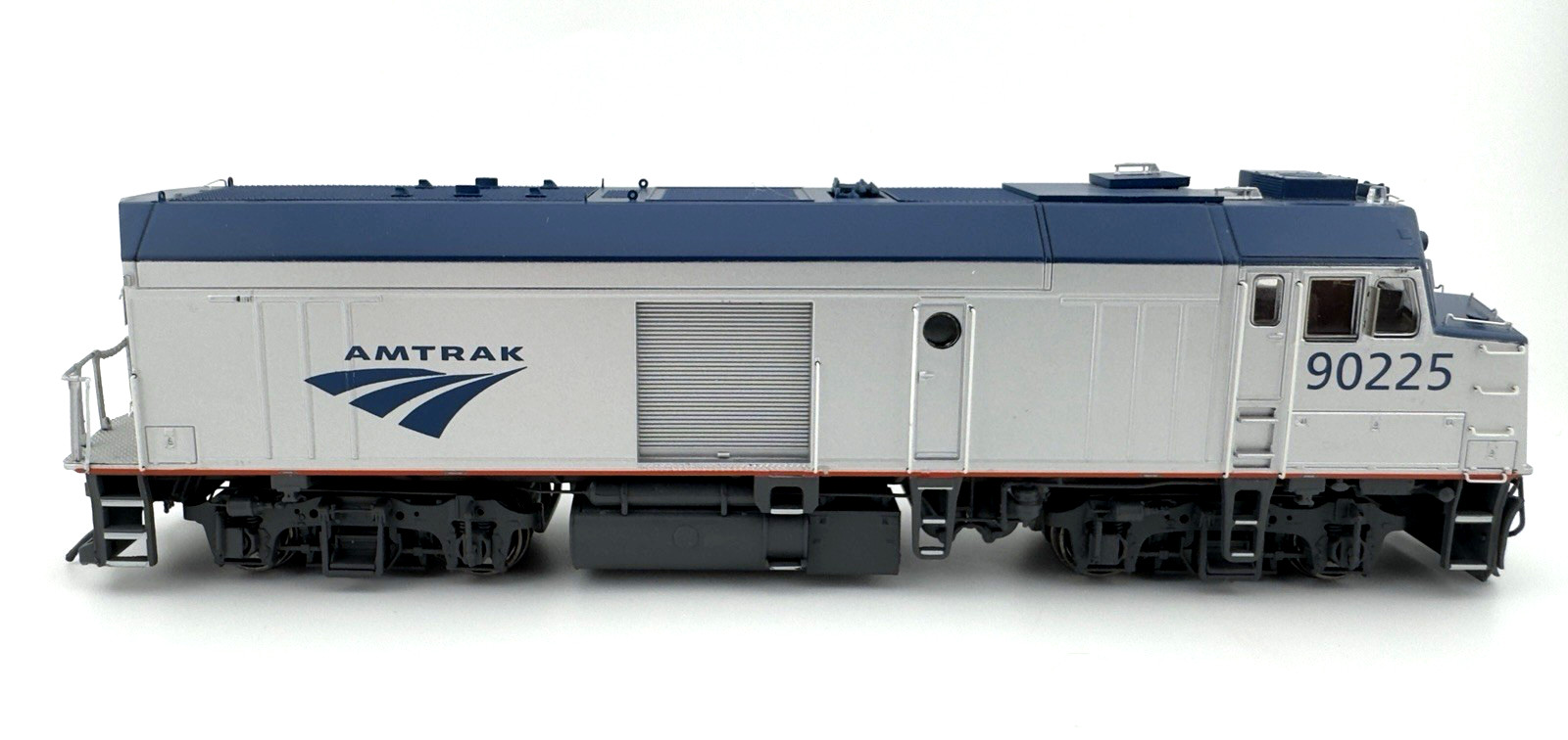 Rapido 81518 HO Scale Amtrak F40/NPCU Phase V Locomotive Road #90225 *DCC/Sound*