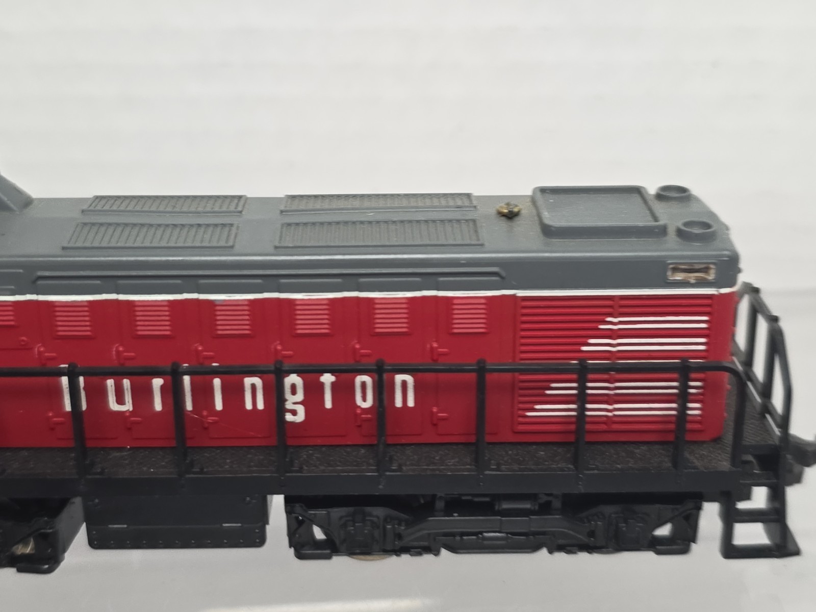 AHM HO Scale Burlington Route 9313 Alco 1000 Diesel Switcher Runs Read Descript