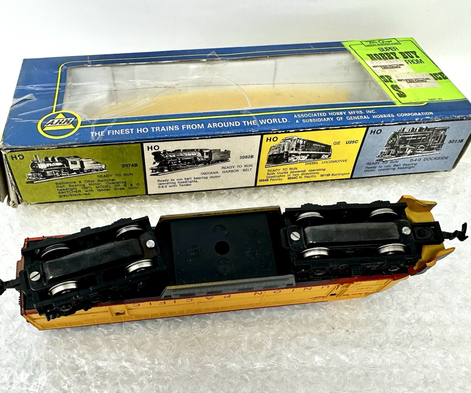 HO Scale AHM 5024K UP Union Pacific FM Diesel Locomotive #1041 Unpowered W/box
