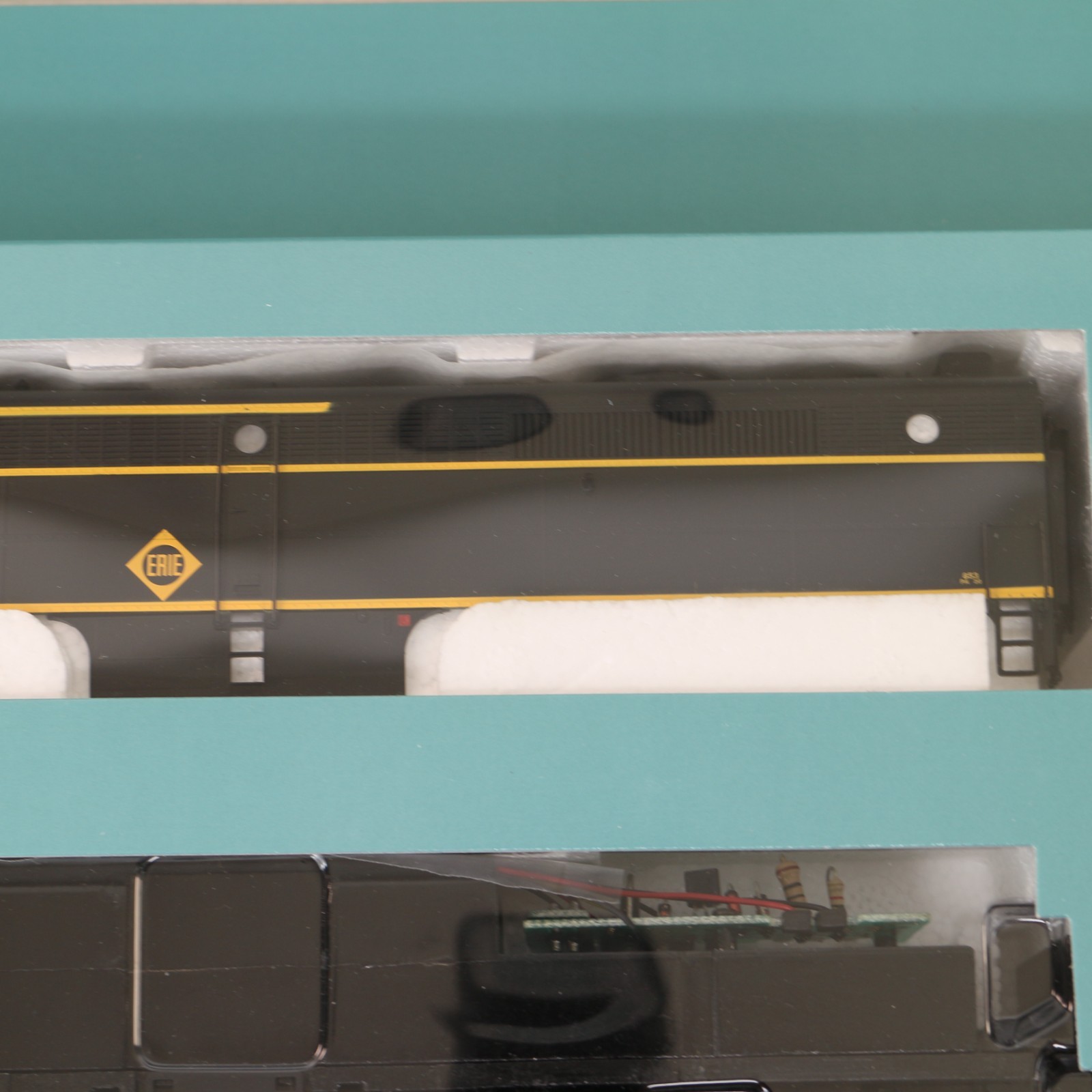 Proto 2000 HO Scale PA Diesel Locomotive Open Box Limited Edition Erie #853