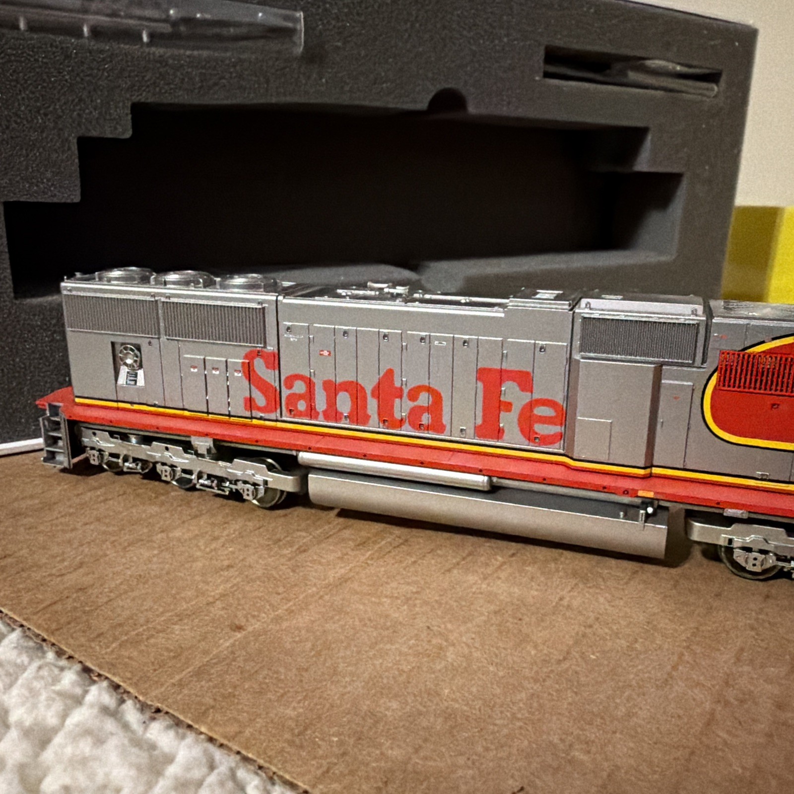 Athearn Genesis Ho G6138, SD-75M locomotive, Santa Fe 241