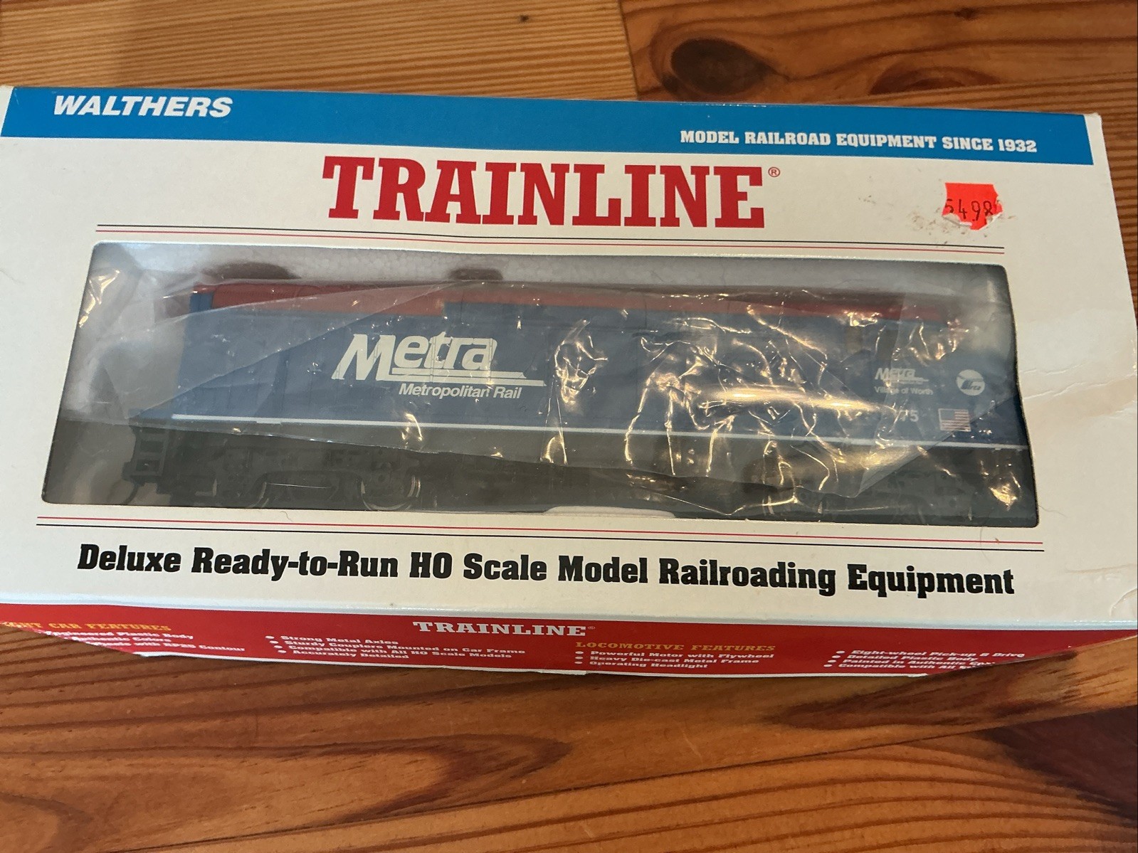 WALTHERS TRAINLINE HO EMD F40Ph CHICAGO METRA LOCOMOTIVE #175 VILLAGE OF WORTH