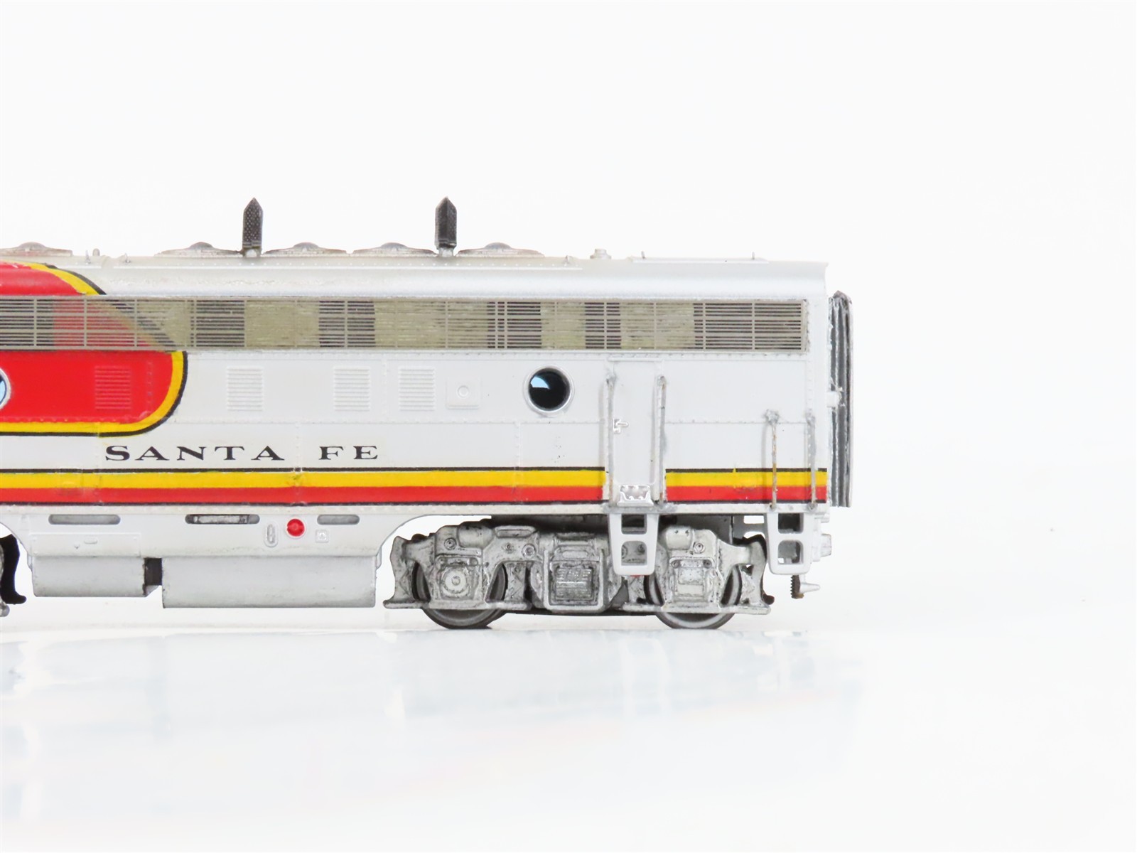 HO Athearn ATSF “Warbonnet” EMD F7A/B/B/A 4-Unit Diesel Set – Custom & Weathered