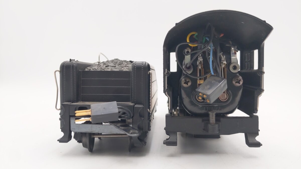 Lionel 6-18000 O Gauge Pennsylvania 0-6-0 B6 Switcher Locomotive & Tender #8977