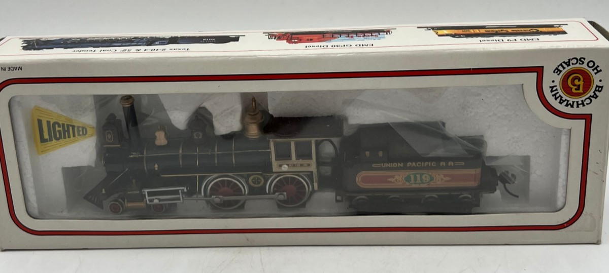 Bachmann HO Union Pacific 4-4-0 American Steam Locomotive & Tender Old West Era