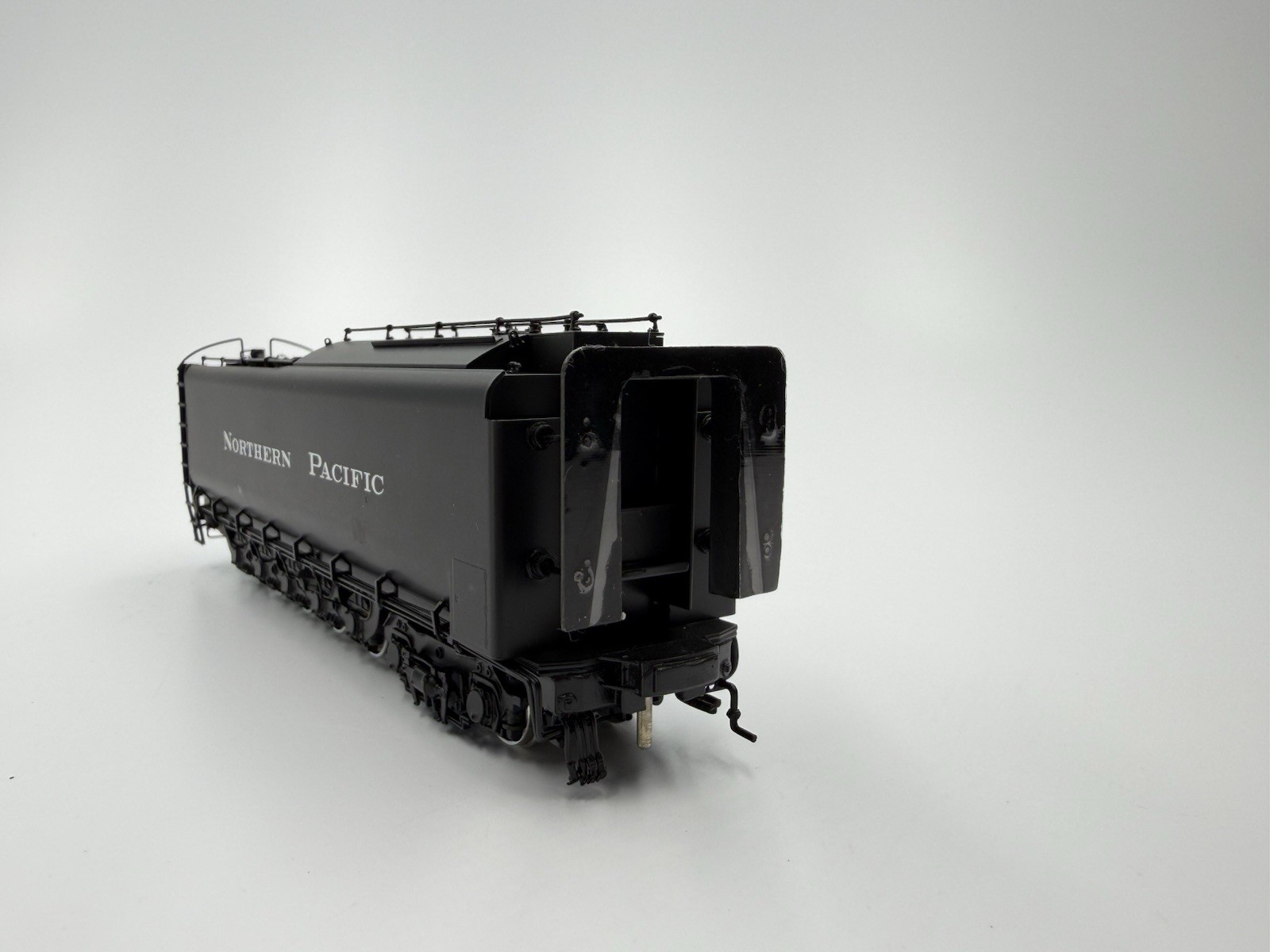 HO Scale Division Point Northern Pacific Z-8 4-6-6-4 Steam Locomotive