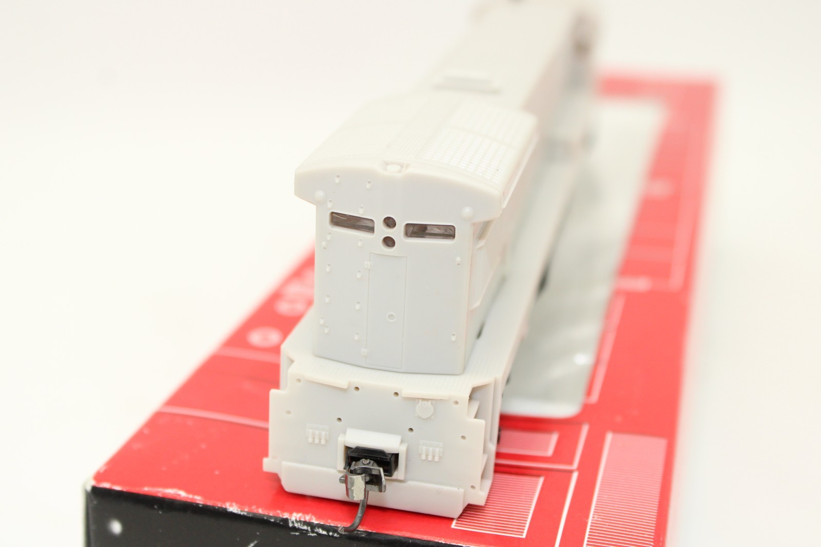 Atlas HO Scale Undecorated GE U33C U36C Diesel Locomotive 8500 DCC Ready