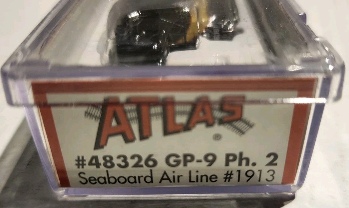 Atlas N Scale GP-9 Ph 2 Diesel Seaboard Air Line #1913