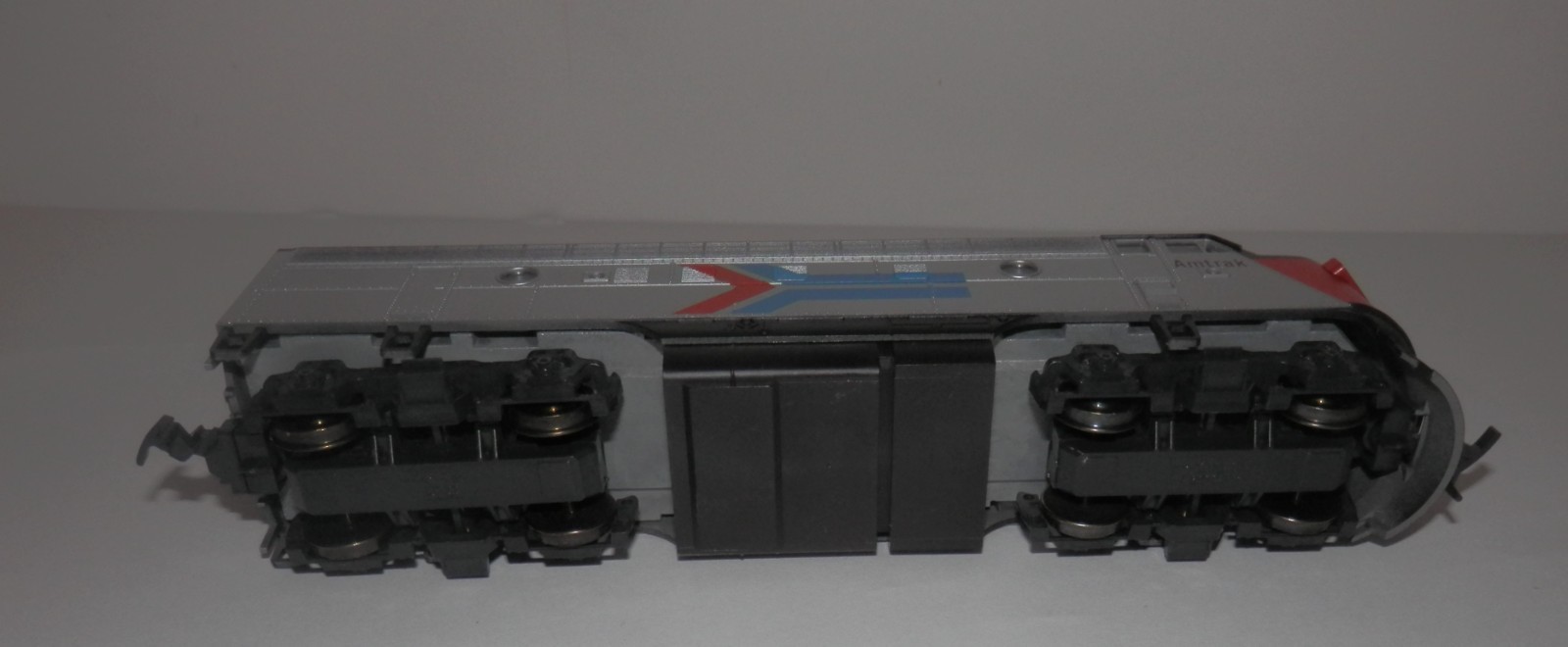Stewart/Kato HO Scale POWERED Amtrak F7A & F7B Phase I Early Locos #9090/9091