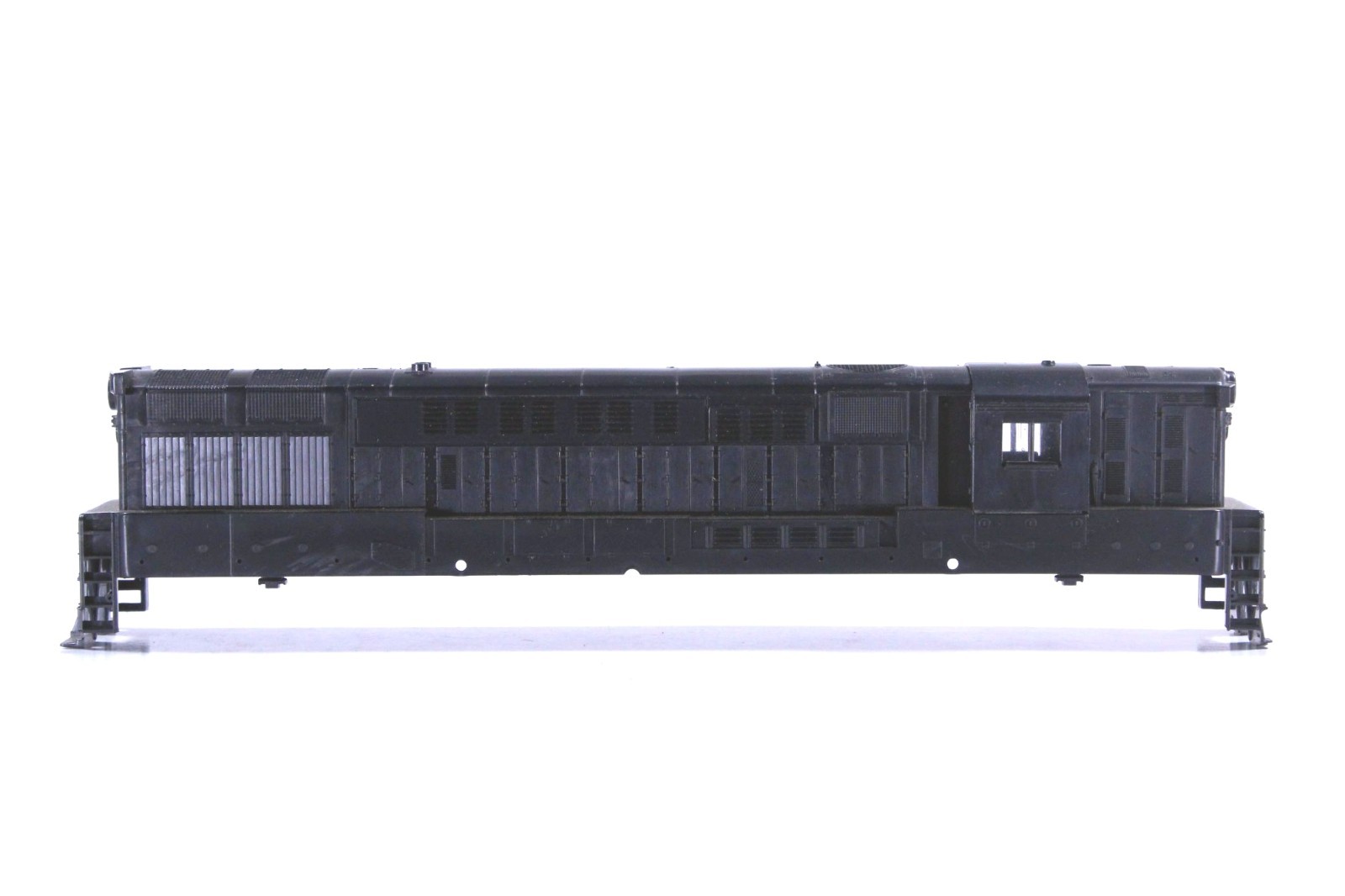 HO Athearn SP-Style Undecorated FM H-24-66 “Trainmaster” Shell +Horn Xlnt Cond